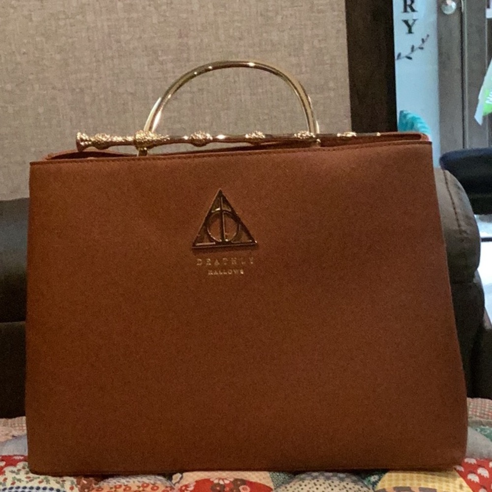 Loungefly - Harry Potter Deathly Hallows Elder Wand Handbag